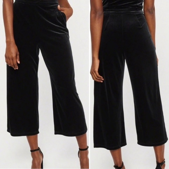 Abercrombie & Fitch Black Velvet Crop Pants - Picture 1 of 11
